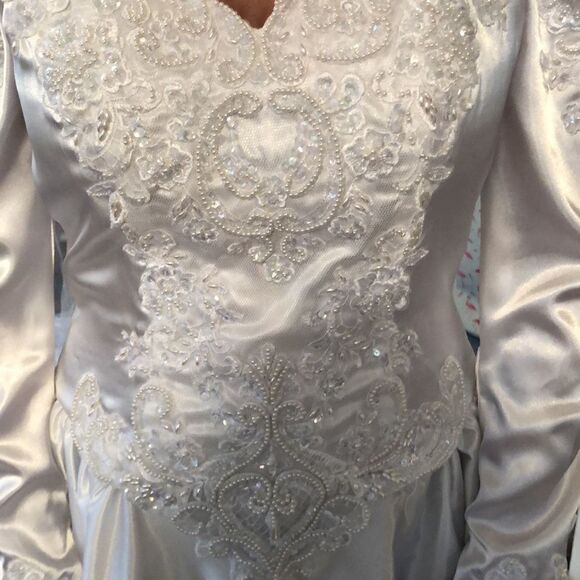 Vintage Custom Wedding dress and Veil in box with Royal Train - Picture 5 of 17